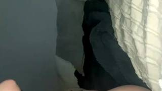 Couple en chaleur baise en levrette