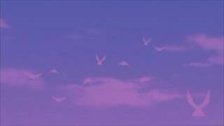 Une fille aux cheveux blonds se masturbe la chatte