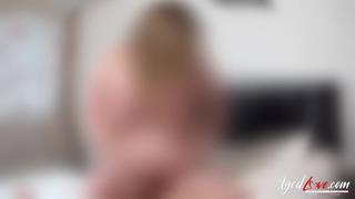 Un ouvrier en chaleur avec une grosse bite baise la vieille Lacey Un ouvrier en chaleur avec une grosse bite baise la vieille Lacey