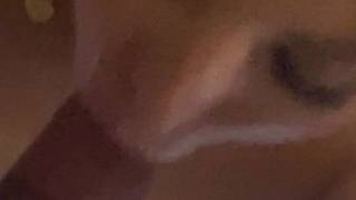 Une femme de ménage blonde se fait pilonner Une femme de ménage blonde se fait pilonner