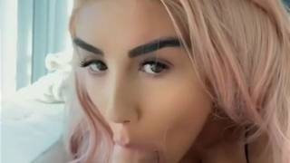 Fille se caresse la chatte avec un vibrateur et se fait baiser le cul Fille se caresse la chatte avec un vibrateur et se fait baiser le cul