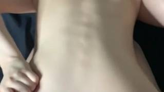 Ce couple jeune aime baiser en levrette Ce couple jeune aime baiser en levrette