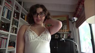 Leana Lovings, la petite rebelle, se fait punir par son beau-père