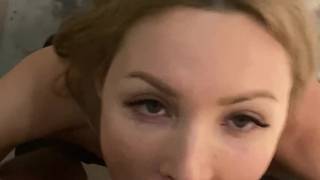 Une pipe par jour éloigne le médecin dans cette vidéo faite maison