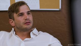 La patronne Maya Woulfe baise son employé ! La patronne Maya Woulfe baise son employé !