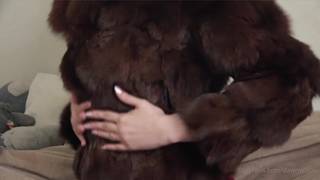 Même s'il fait froid elle veut mettre ses sextoys dans la chatte Même s'il fait froid elle veut mettre ses sextoys dans la chatte