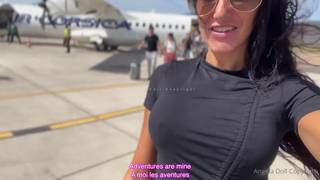 Angela Doll part en voyage et se fait baiser comme une vraie salope !