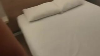 Tiffany Leiddi satisfaite avec ce fan qui la baise