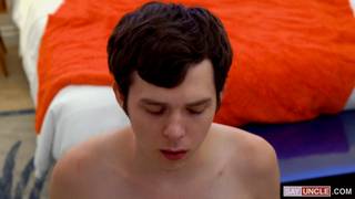 Twink se fait pénétrer le trou du cul par son beau-frère plus âgé Brun, Vidéos scénarisées, Anal, Fellation, Bareback