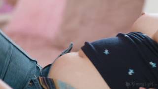 Little Puck montre à sa fille Leana Lovings comment faire l'amour Little Puck montre à sa fille Leana Lovings comment faire l'amour