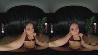 Breiny Zoe est la Colombienne parfaite pour baiser avec de l'huile