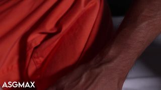 Ant Vega rêve de baiser son beau-fils dans une cellule de prison