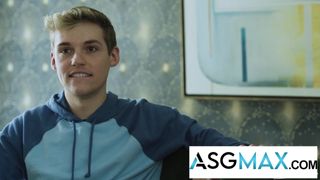 Jack Bailey se laisse enfin baiser par son beau-père Killian Knox