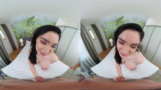 Brunette nous fait plaisir avec un porno POV en VR pour le sentir Brunette nous fait plaisir avec un porno POV en VR pour le sentir