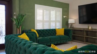 Jennifer White baise avec l'électricien Dickdealer Don