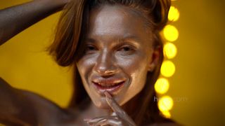 Ainsi est un jour dans la vie érotique de la précieuse Jolie Webb !