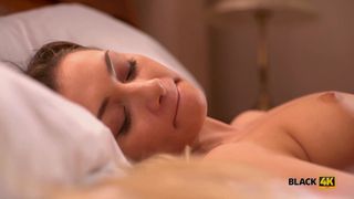 Olivia Divine est la blonde la plus sensuelle que ce noir ait baisée