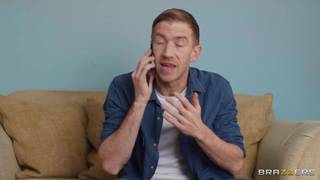 Danny D a besoin de travailler mais Lucy Fox veut qu'il la baise Danny D a besoin de travailler mais Lucy Fox veut qu'il la baise