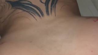 Une escorte suce sensuellement et se fait sodomiser en levrette Une escorte suce sensuellement et se fait sodomiser en levrette