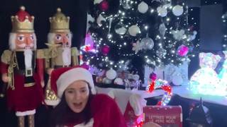 C'est Noël et il est temps de le fêter avec un nouveau jouet sexuel C'est Noël et il est temps de le fêter avec un nouveau jouet sexuel