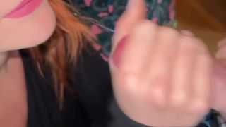 Margotdulac donne une pipe profonde, avalent tout le foutre!