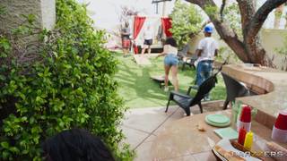 Nika Venom et Van Wylde s'envoient en l'air au BBQ