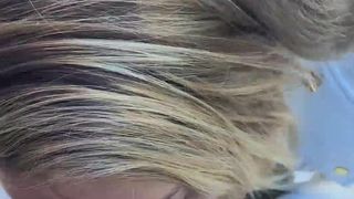 Elle fait une fellation sous la neige qui peut tout faire fondre