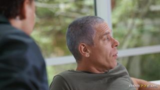 Melissa Stratton se fait spit roaster par Victor Ray et Mick Blue