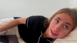 Lily Phillips OnlyFans avale et baise une BBC massive en POV