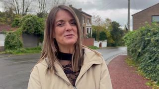 MILF Sevy Moon dans un trio avec double pénétration