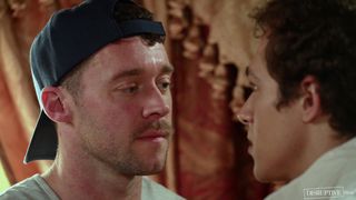 Justin da Jock adore se mettre à genoux pour sucer Jayden Marcos