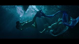 Un film très érotique avec une sirène qui adore se faire baiser !