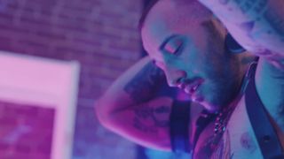 Gracie Jane déroule une baise pansexuelle avec Viktor Belmont